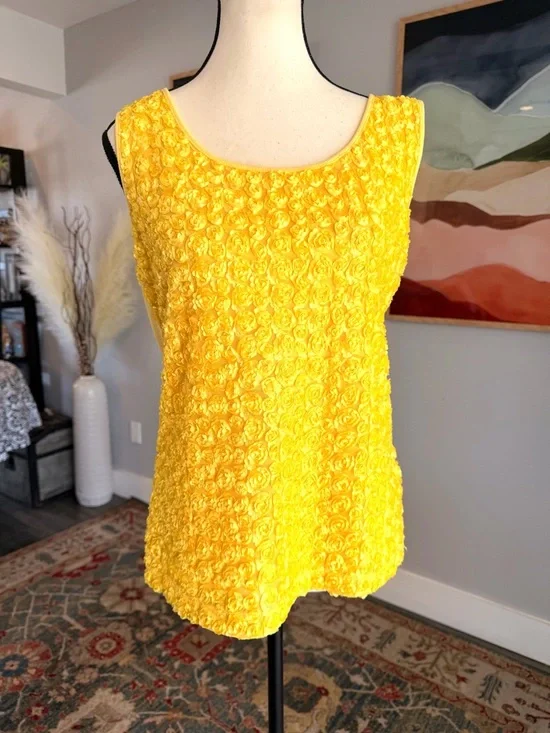 Yellow Rosette Floral Texture Tank Top - Picture 6 of 11